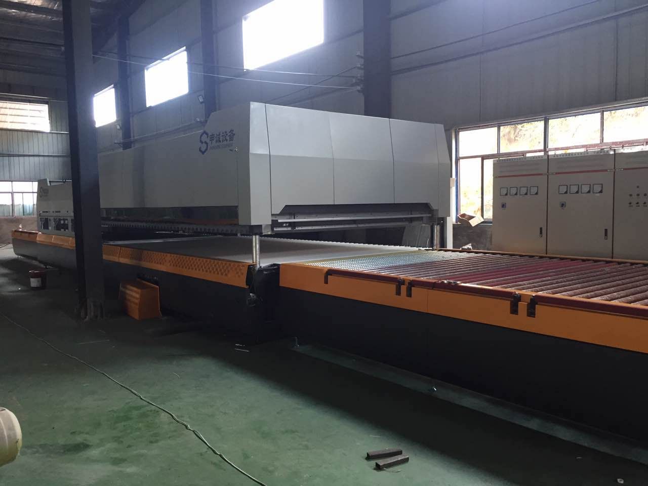 玻璃鋼化爐常用電氣開關(guān)有哪些，其原理是什么？